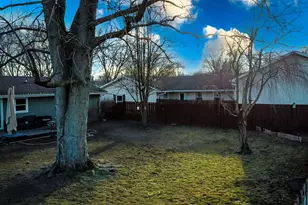 708 E Sycamore St, Watseka, IL 60970 - Photo 7