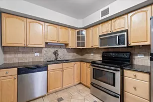 201 E Chestnut St, Chicago, IL 60611 - Photo 21