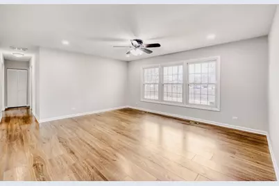 135 Ramblewood Lane, Lake Zurich, IL 60047 - Photo 9