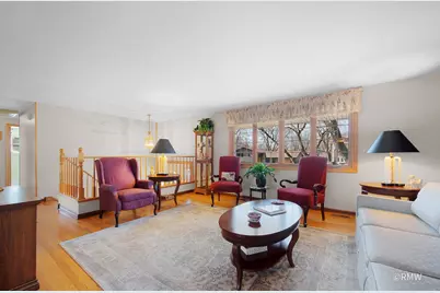 635 Verona Court, Schaumburg, IL 60193 - Photo 5