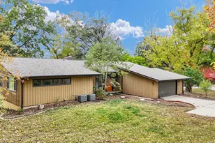 1010 Parkview Dr, Mahomet, IL 61853 - Photo 5