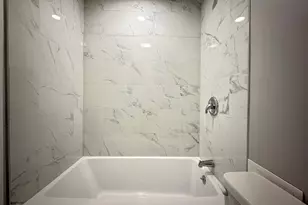 6954 N Sheridan Rd, Chicago, IL 60626 - Photo 19