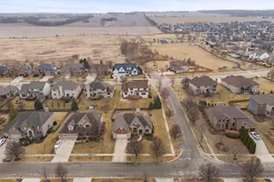 204 Amherst Cir, Oswego, IL 60543 - Photo 35