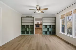 3153 Greenlake Dr, Decatur, IL 62521 - Photo 9