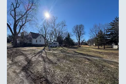 113 S Isabella Street, Clifton, IL 61727 - Photo 3