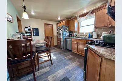 1825 18th Avenue, Sterling, IL 61081 - Photo 7