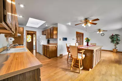 7631 Chestnut Drive, Orland Park, IL 60462 - Photo 5