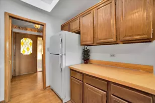 7631 Chestnut Dr, Orland Park, IL 60462 - Photo 7