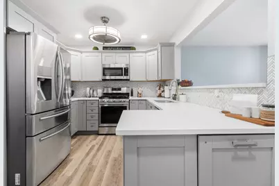 986 Four Seasons Boulevard #986, Aurora, IL 60504 - Photo 3