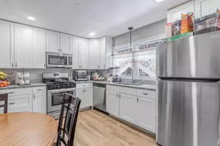 326 S Hudson St, Westmont, IL 60559 - Photo 9