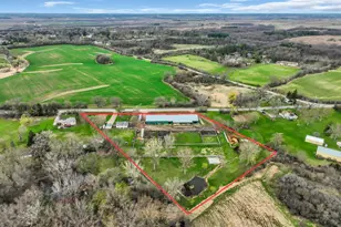 12216 Pleasant Valley Rd, Woodstock, IL 60098 - Photo 9