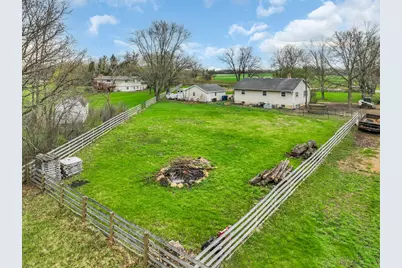 12216 Pleasant Valley Road, Woodstock, IL 60098 - Photo 15