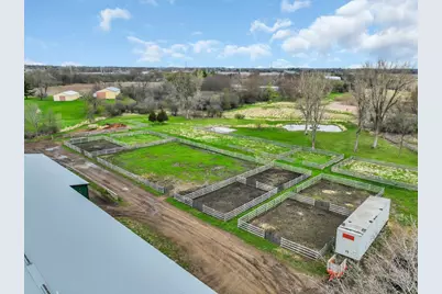 12216 Pleasant Valley Road, Woodstock, IL 60098 - Photo 7