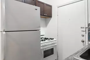 931 W Sunnyside Ave, Chicago, IL 60640 - Photo 3