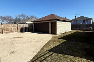 11605 S Ave N, Chicago, IL 60617 - Photo 23