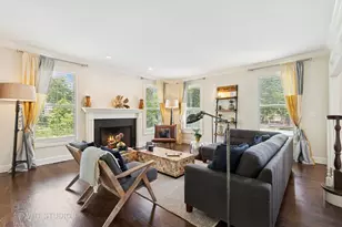 301 Belle Foret Dr, Lake Bluff, IL 60044 - Photo 9