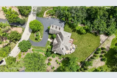 301 Belle Foret Drive, Lake Bluff, IL 60044 - Photo 29