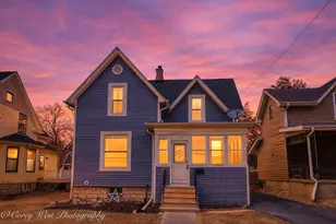 533 W State St, Sycamore, IL 60178 - Photo 1