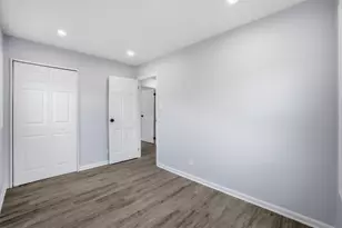915 Mayfield Dr, Round Lake Beach, IL 60073 - Photo 17