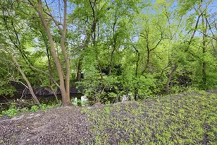 915 Mayfield Dr, Round Lake Beach, IL 60073 - Photo 29