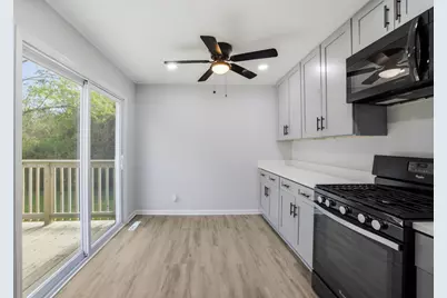 915 Mayfield Drive, Round Lake Beach, IL 60073 - Photo 9