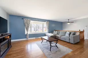 353 N Clark Dr, Palatine, IL 60074 - Photo 3