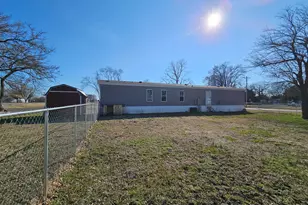 303 N Marion St, Centralia, IL 62801 - Photo 7