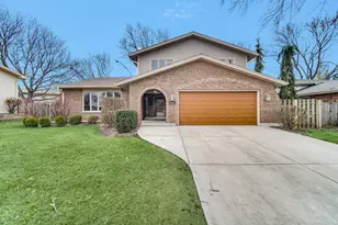 519 Charlestown Dr, Bolingbrook, IL 60440 - Photo 1