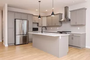 1906 Dunraven Rd, Bloomington, IL 61704 - Photo 5