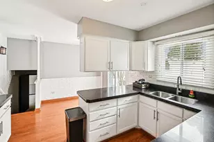 2705 Jacquelyn Ln, Waukegan, IL 60087 - Photo 11