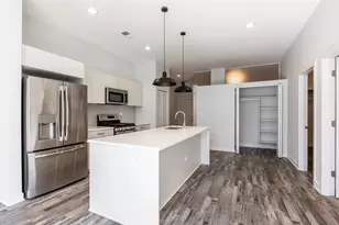 2247 W Lawrence Ave, Chicago, IL 60625 - Photo 3