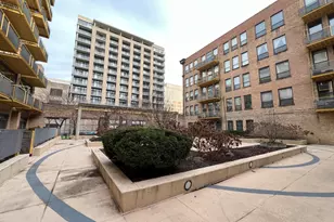 1910 S Indiana Ave, Chicago, IL 60616 - Photo 3