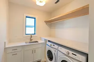 722 S Berkley Ave, Elmhurst, IL 60126 - Photo 11