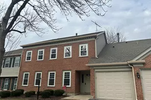 1252 Beechwood Ct, Schaumburg, IL 60193 - Photo 1