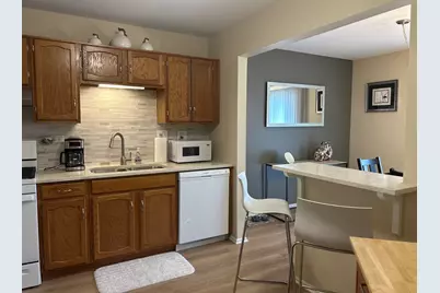 1252 Beechwood Court #1C, Schaumburg, IL 60193 - Photo 5