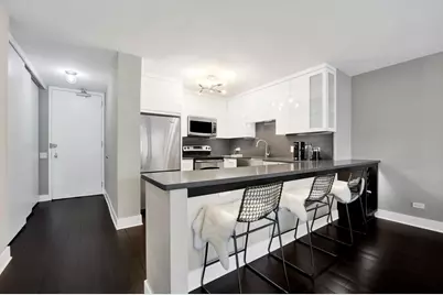 30 E Huron Street #2710, Chicago, IL 60611 - Photo 3