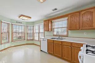 122 McLaren Dr S, Sycamore, IL 60178 - Photo 9