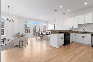 3755 N Racine Ave, Chicago, IL 60613 - Photo 3