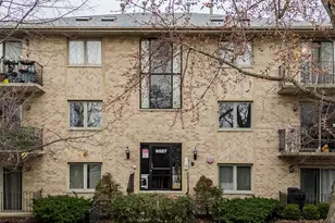 9527 S 54th Ave, Oak Lawn, IL 60453 - Photo 1