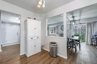 9527 S 54th Ave, Oak Lawn, IL 60453 - Photo 11