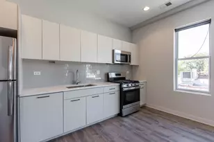 2247 W Lawrence Ave, Chicago, IL 60625 - Photo 3