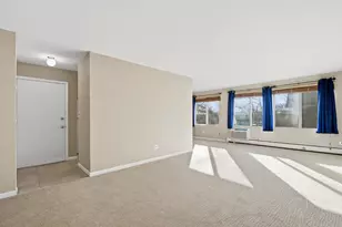 920 E Old Willow Rd, Prospect Heights, IL 60070 - Photo 3