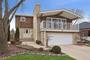 843 S Brainard Ave, La Grange, IL 60525 - Photo 1