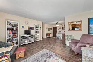 11 W Green St, Bensenville, IL 60106 - Photo 5