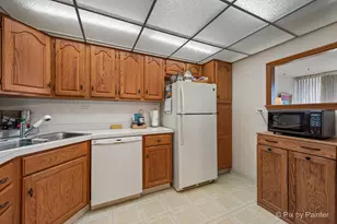 11 W Green St, Bensenville, IL 60106 - Photo 7