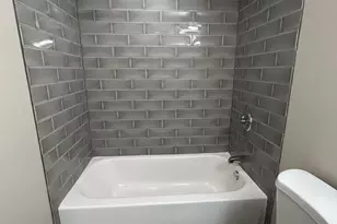 753 W Buckingham Pl, Chicago, IL 60657 - Photo 19