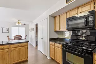 1418 Bladon Rd, Schaumburg, IL 60195 - Photo 11