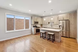 2237 W Coulter St, Chicago, IL 60608 - Photo 13