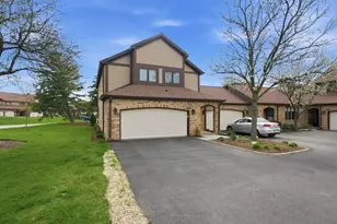 1840 Golf View Dr, Bartlett, IL 60103 - Photo 3