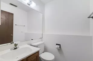 4 Lexington Ct, Streamwood, IL 60107 - Photo 15